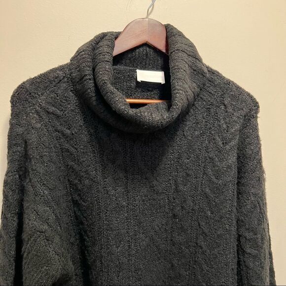 𝅺Seven Sisters  Black Turtleneck Cropped Sweater Size XS - Picture 2 of 9